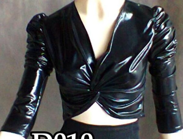 Bolero Preto em Cirre.